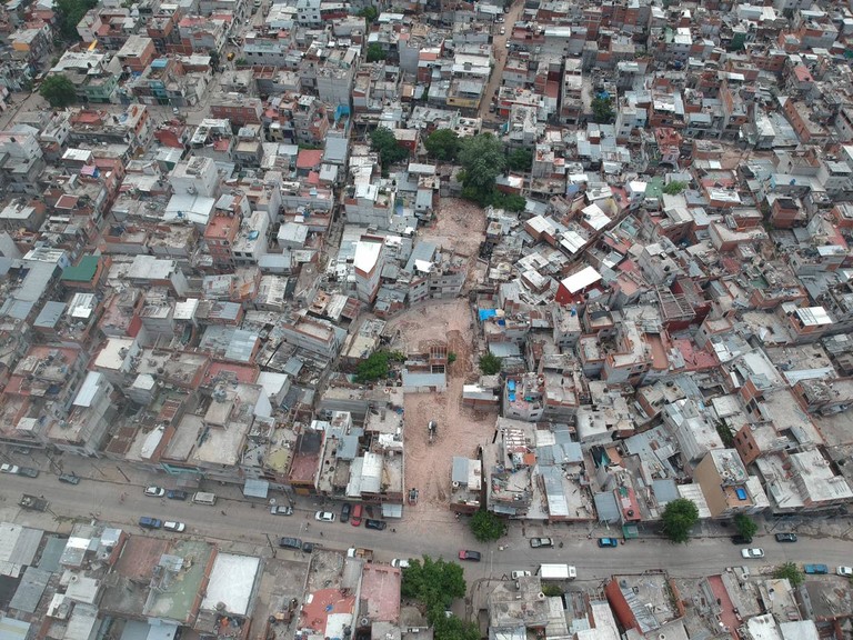 Aerial view of a slum.